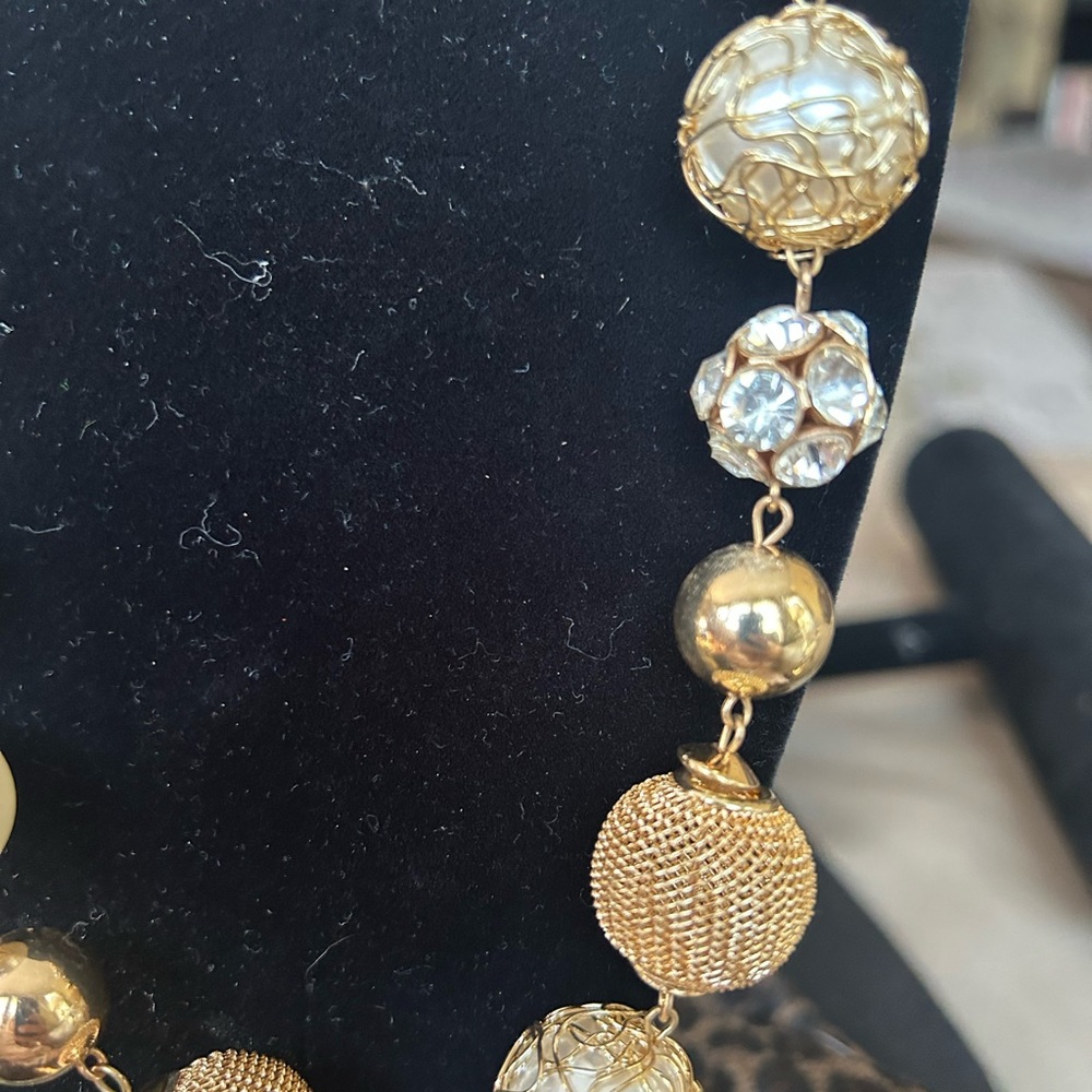 Gold Toned and Faux Pearl Necklace - Picture 3 of 8
